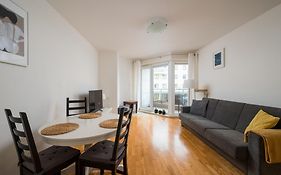 Metro Ksiecia Janusza Cosy Apartment